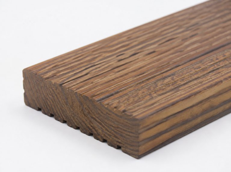 防腐木草坪栅栏